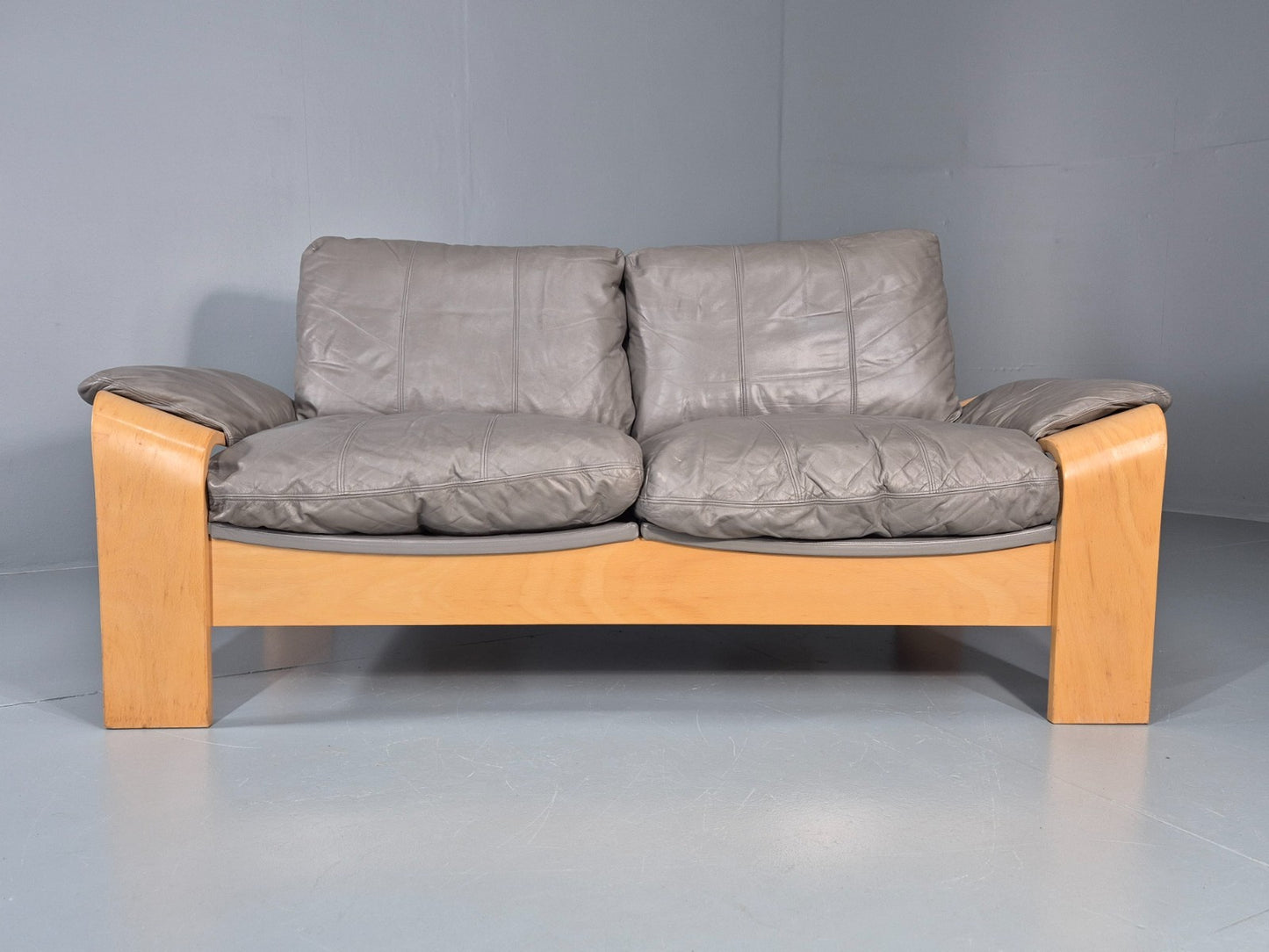 Two Seater Vintage Settee Bentwood and Grey Leather 1980s Retro MCM EB11390 M2SS4