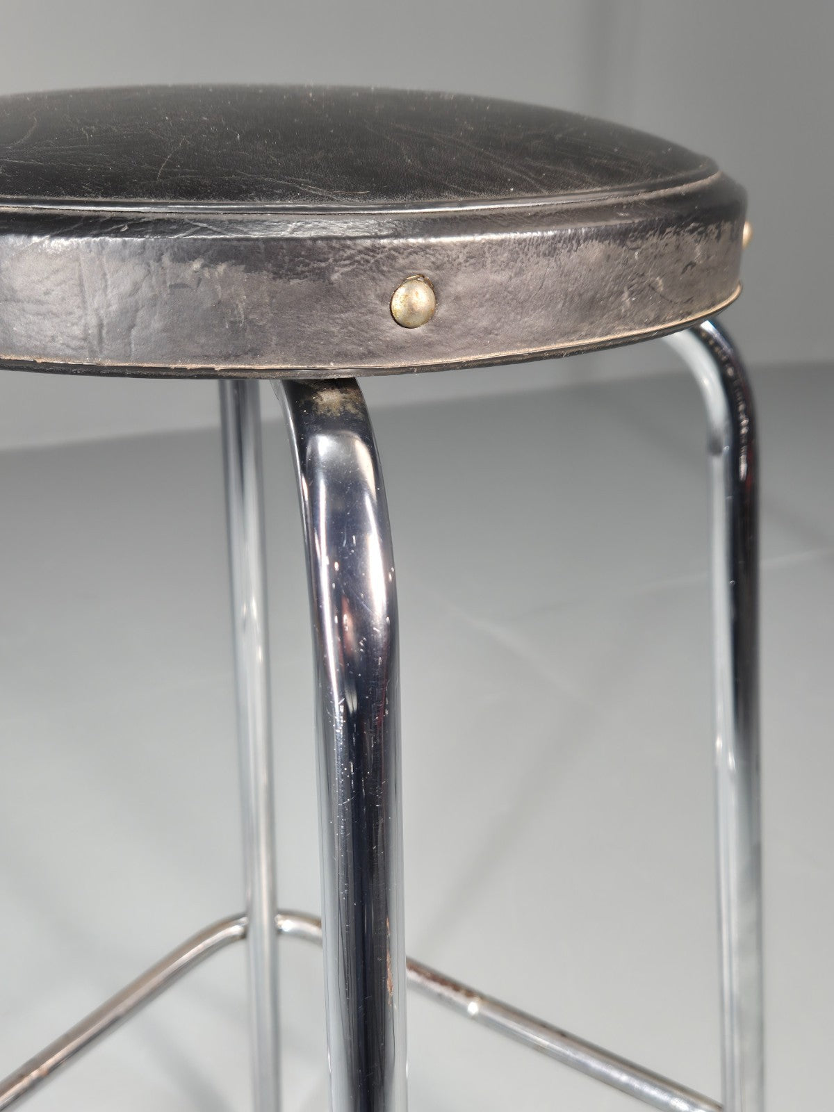 Vintage Bar Stool Black Vinyl and Chrome 1980s Bauhaus style Retro EB11274 MDIN7