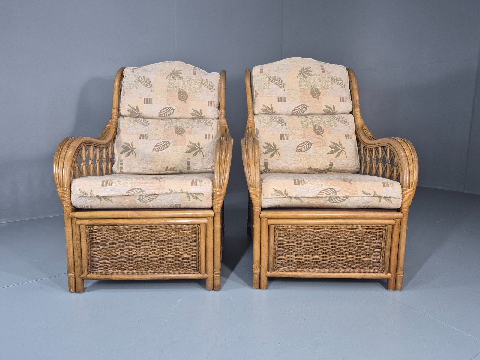 2 Vintage Rattan Conservatory Chairs 1990s Retro EB11286 VBER2