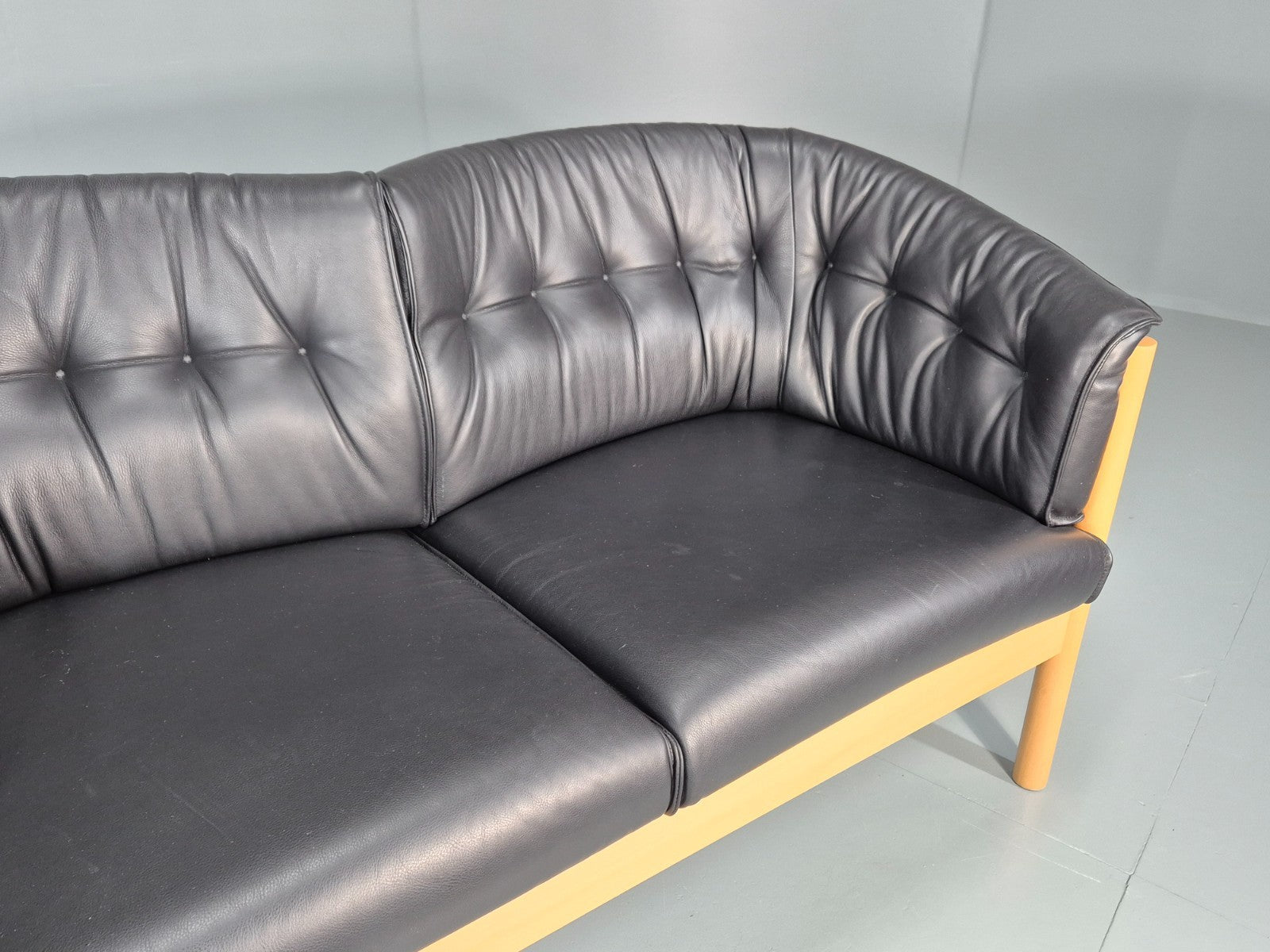 Vintage Two Seater Settee Black Leather Stickback Nielaus Retro MCM EB11407 M2SS3