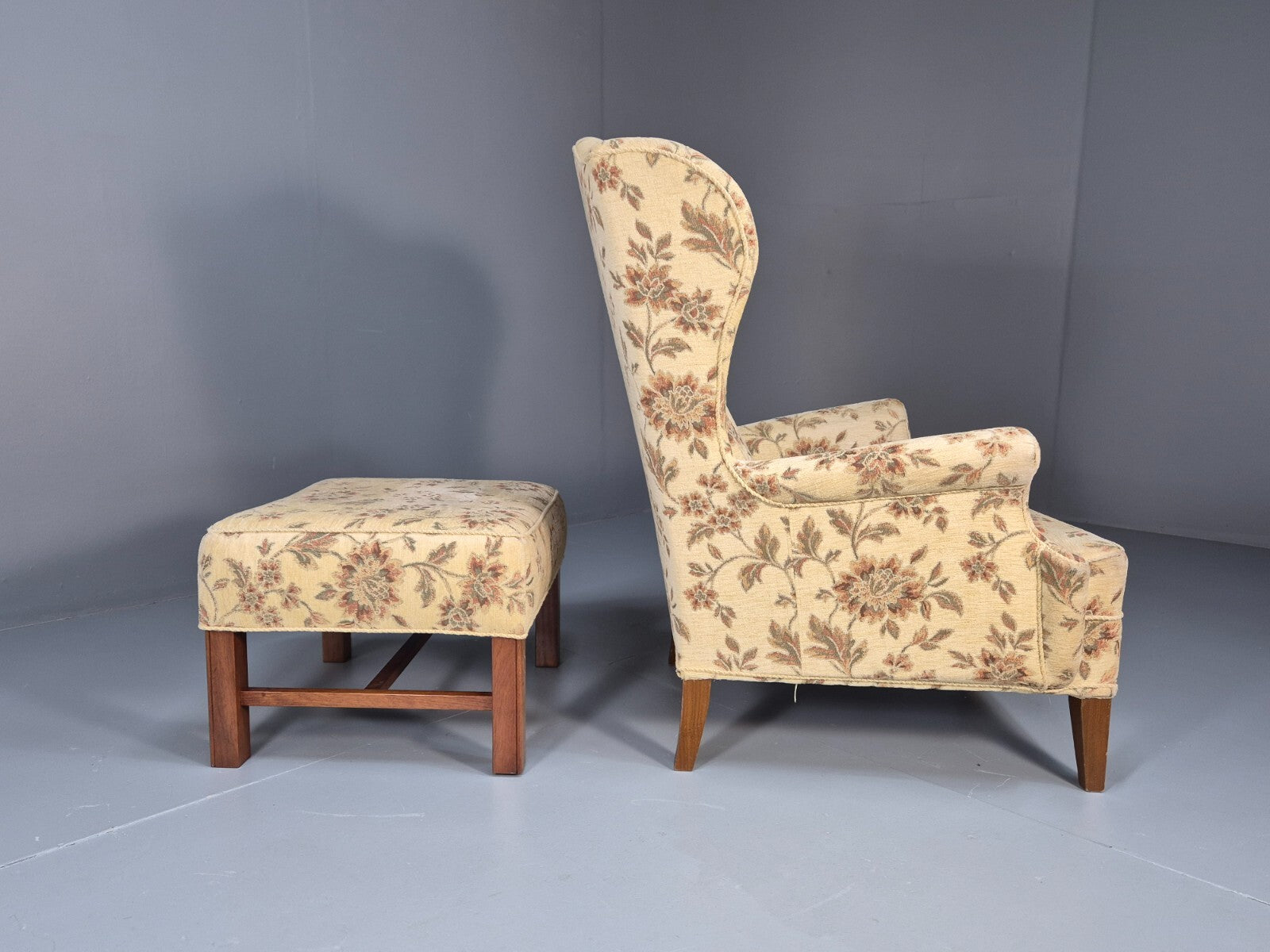 Vintage Goergian Style Wingback and Ottoman Floral Cotton 20th C EB9545 VCLO - UKDK FURNITURE