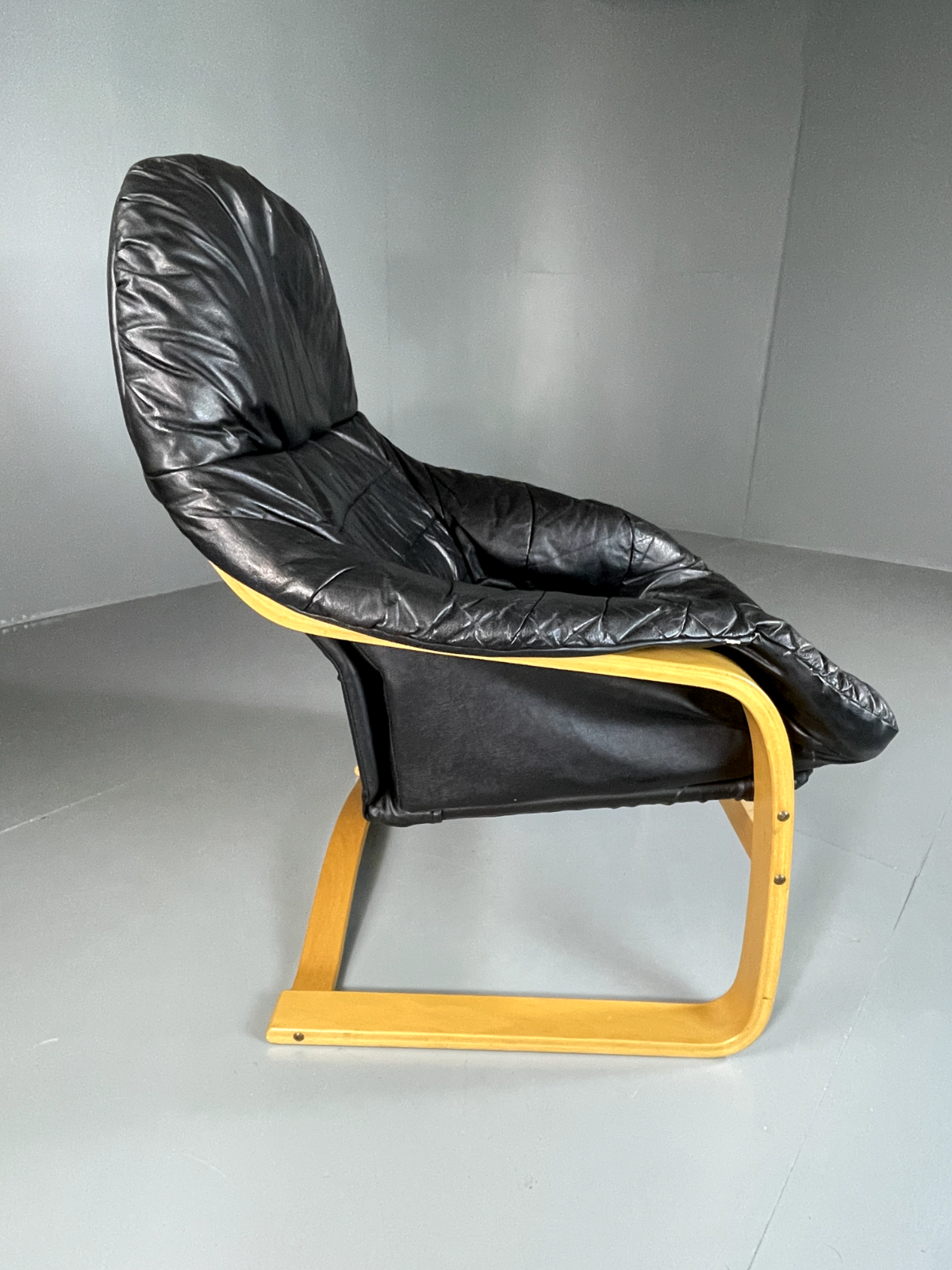 Danish Leather Bentwood Chair Vintage Vinyl Retro MCM EB5814 MBEN4