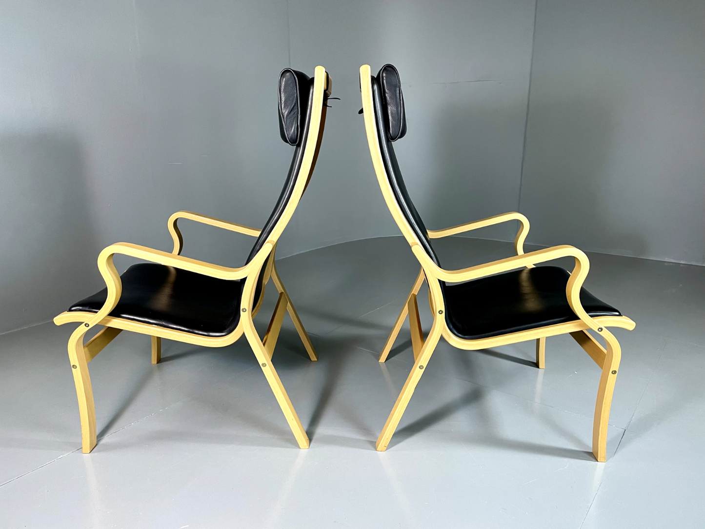 2 Danish Leather Chairs Bentwood Ostergaard Vintage Retro MCM EB5762 MBEN5