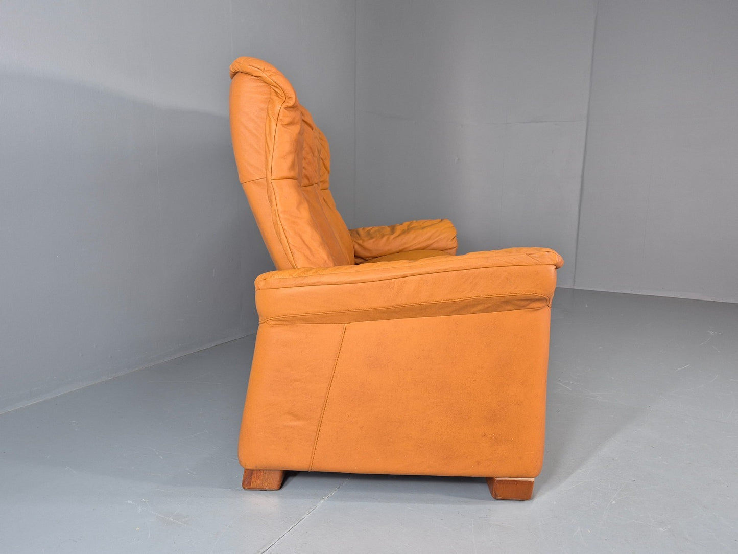 Two Seater Settee Ekornes Stressless Tan Leather Recline Retro  EB10926 M2SS15