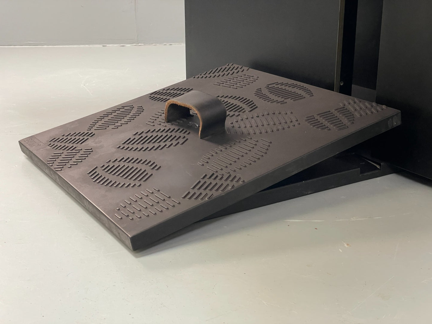 Bulo M2 Computer Desk Luc Vincent 1990s Modern Designer Glass EB11701 MWOO17