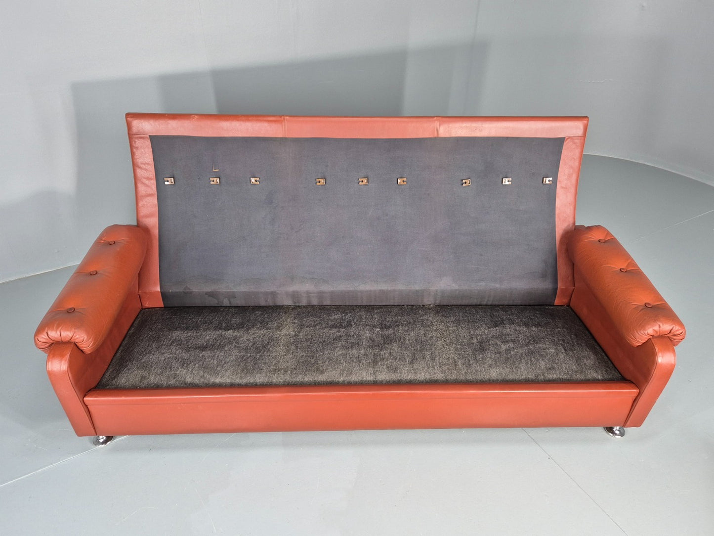 Vintage 3 seat Settee 1970s Retro Danish Red Tan Leather Buttoned EB10555 M3SS10
