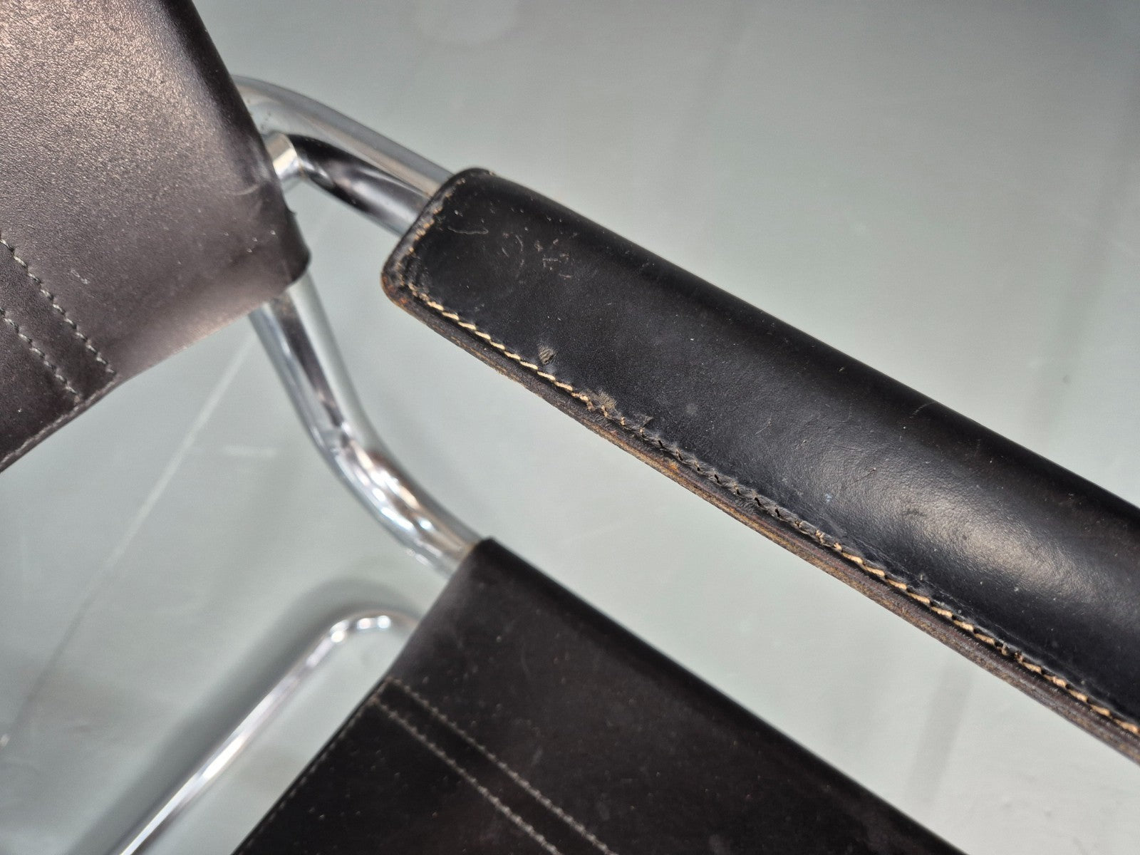 2 Leather and Chrome Elbow Chair Bauhaus Style Vintage 1980s Retro EB11214 MNOR12