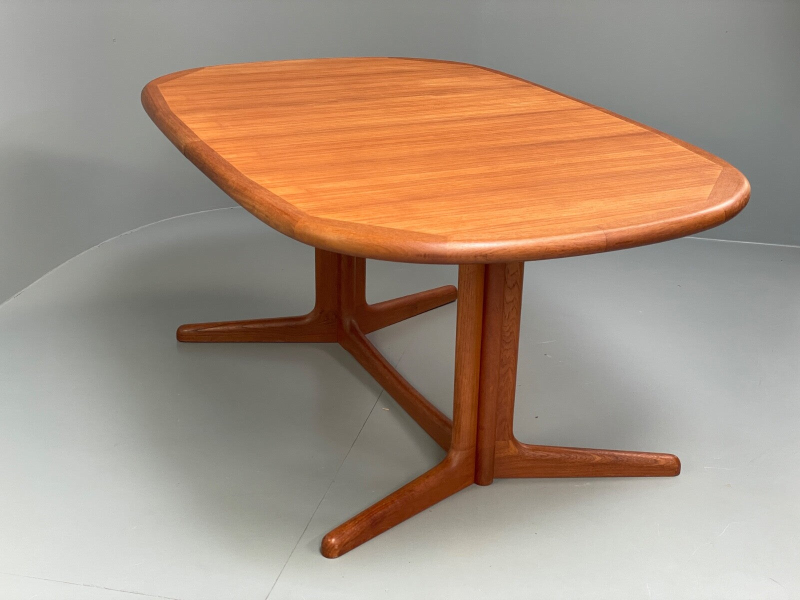 Teak Extending Dining Table Oval Vintage Danish Edvard Valentinsen EB9753 MWOO - UKDK FURNITURE