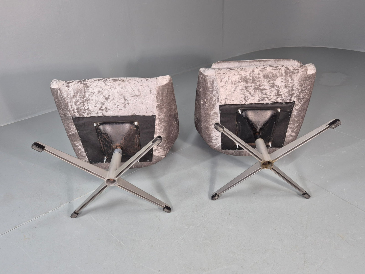 2 Swedish Swivel Chairs 1960s Retro Silver Blue Velvet Upholstery  EB10723 MNOR9