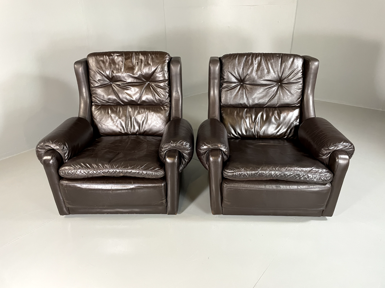 2 Danish Style Lounge Chairs Wingback Leather Vintage 1970s Retro EB5688 MNOR2