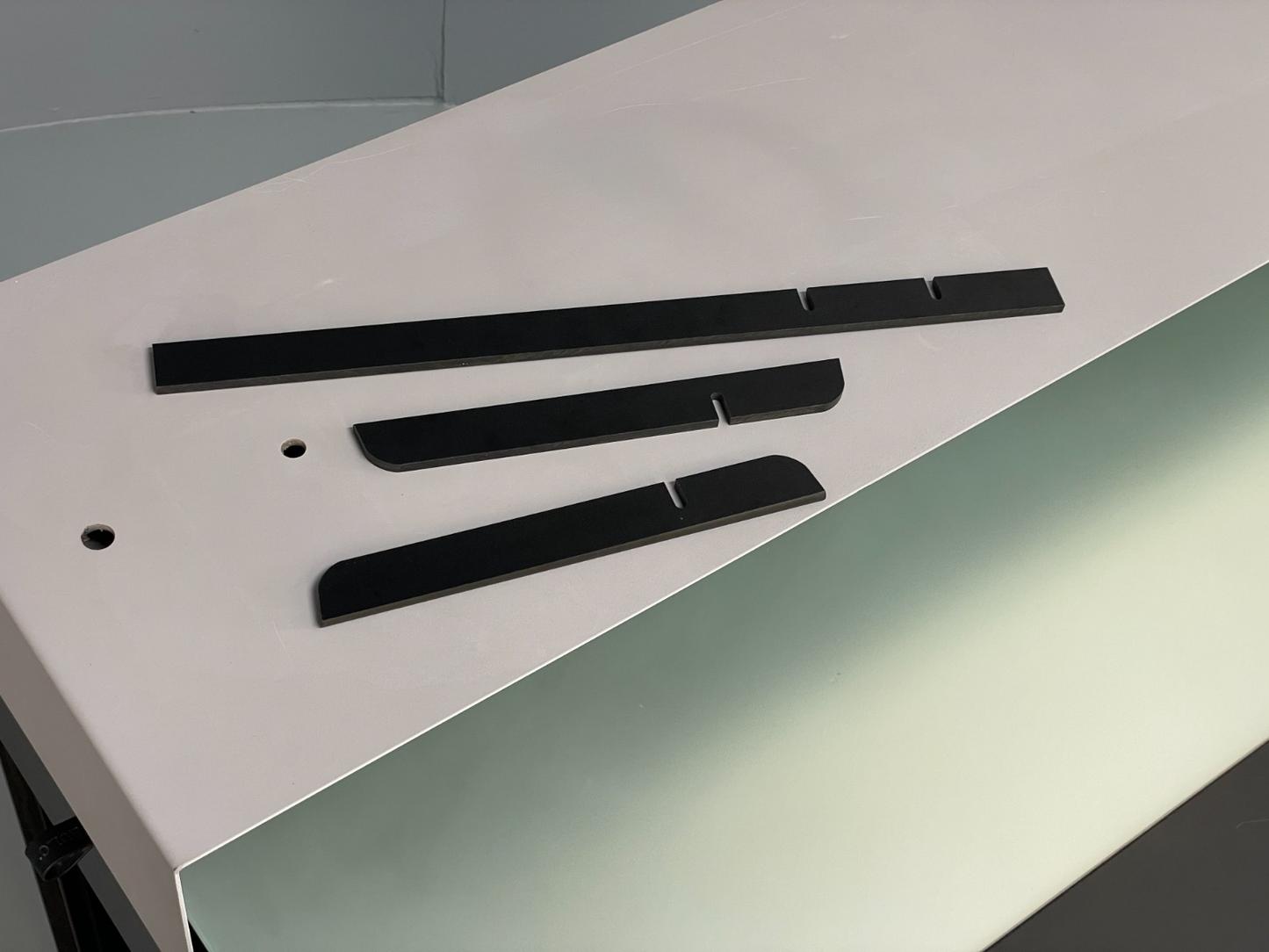 Bulo M2 Computer Desk Luc Vincent 1990s Modern Designer Glass EB11701 MWOO11