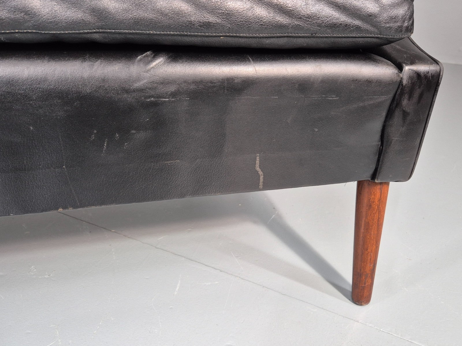 Vintage 1960s Two Seater Leather Sofa Retro Mid Century Danish EB11379 M2SS7