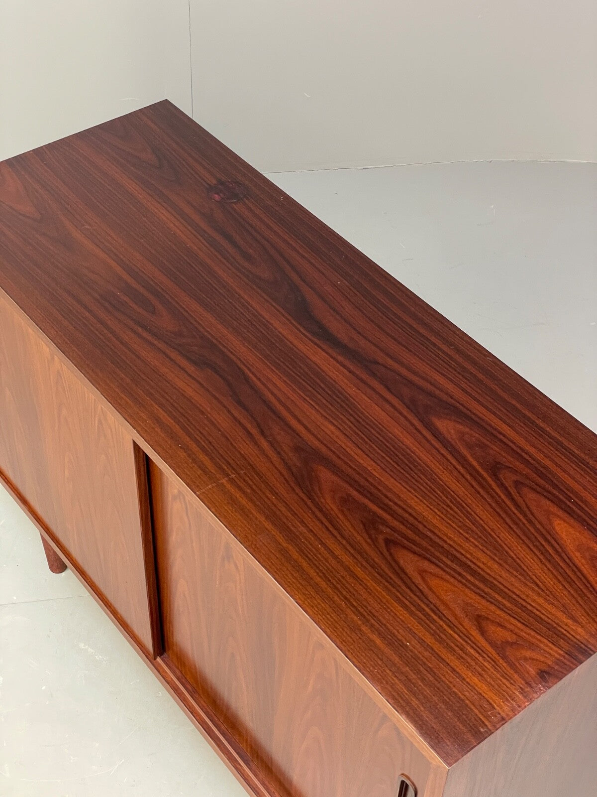 Vintage Danish Compact Sideboard By Hundevad Shelving Retro 1970s EB9442 MWOO - UKDK FURNITURE