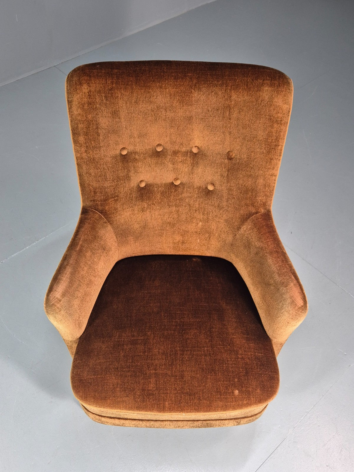 Mid Century Tub Chair Danish 1960s Brown Velour Retro Buttons EB10755 MNOR2
