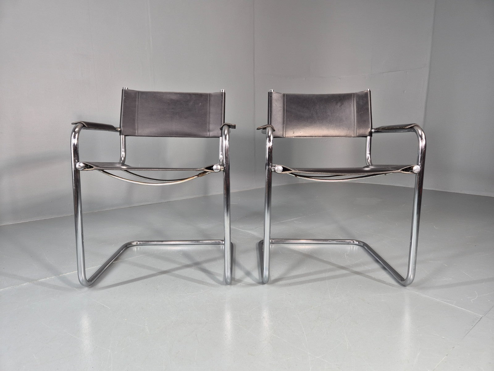 2 Leather and Chrome Elbow Chair Bauhaus Style Vintage 1980s Retro EB11214 MNOR3