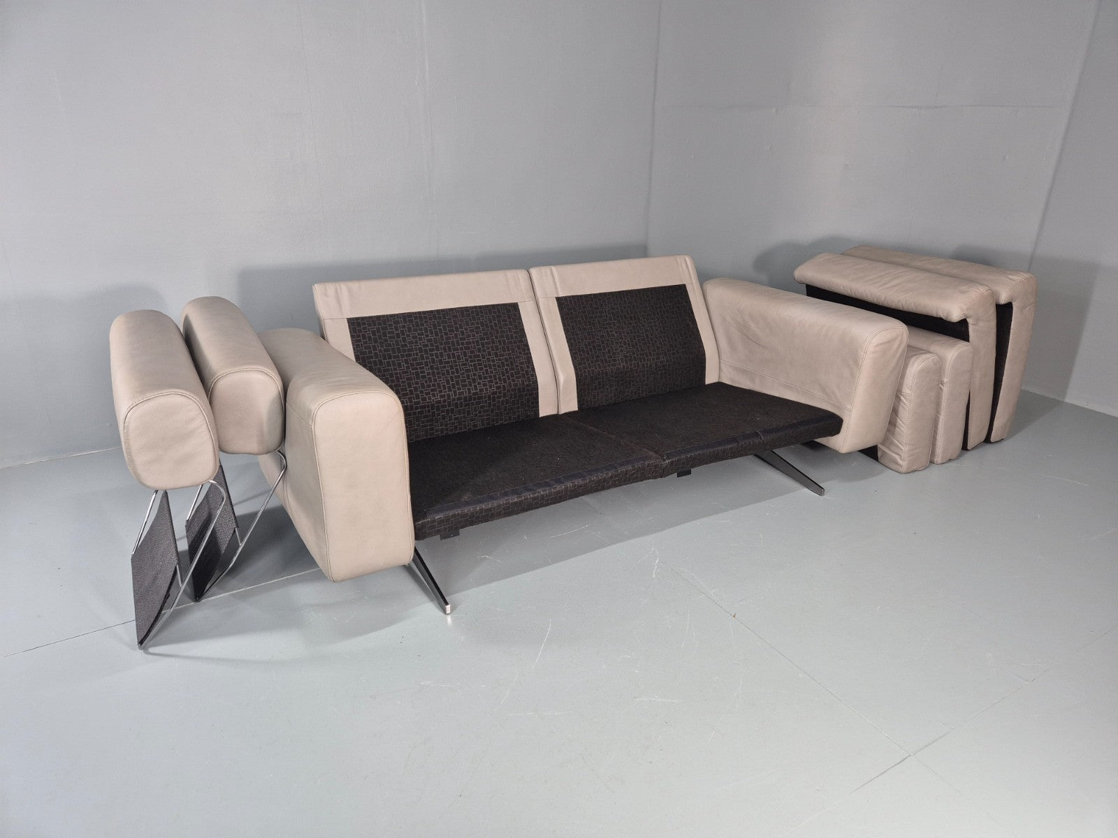 Stressless Stella 2 Seat Settee In Grey Leather Modern Ekornes EB11474 MDIN11