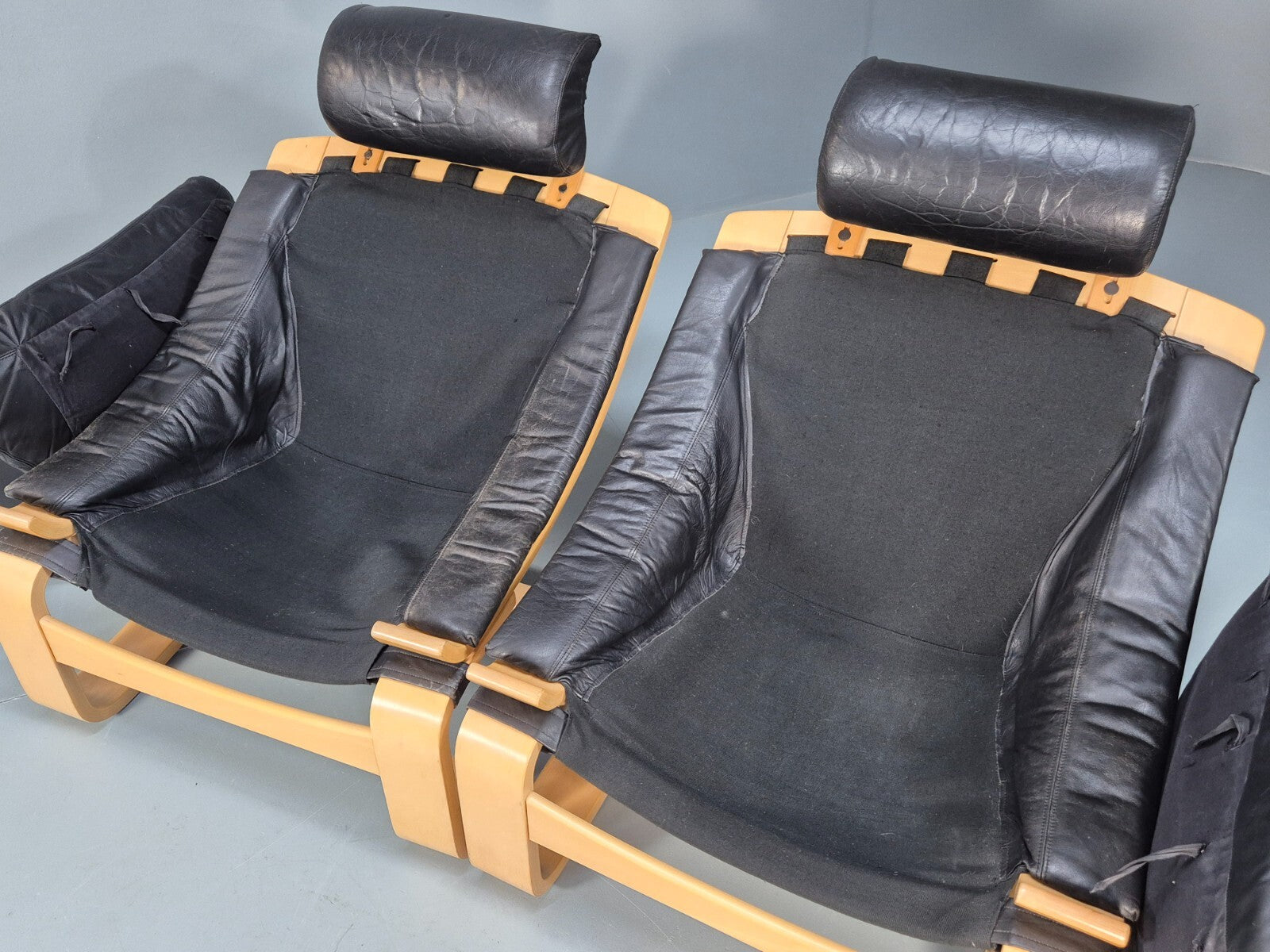 2 Kroken Leather Lounge Chairs, Ake Fribyter Design 1970s Retro MCM EB9295 MNOR - UKDK FURNITURE