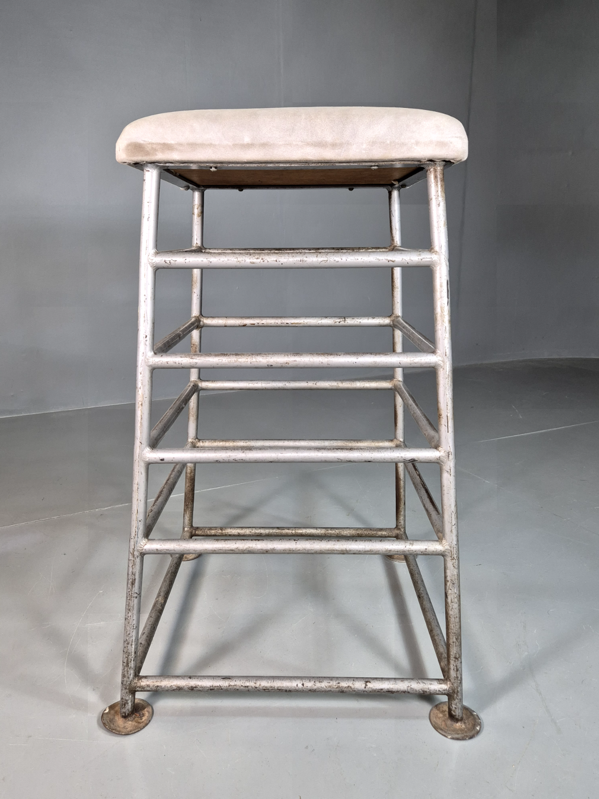 Vintage Gym High Stool Pommel Mid Twentieth Century EB7378 MFOO6