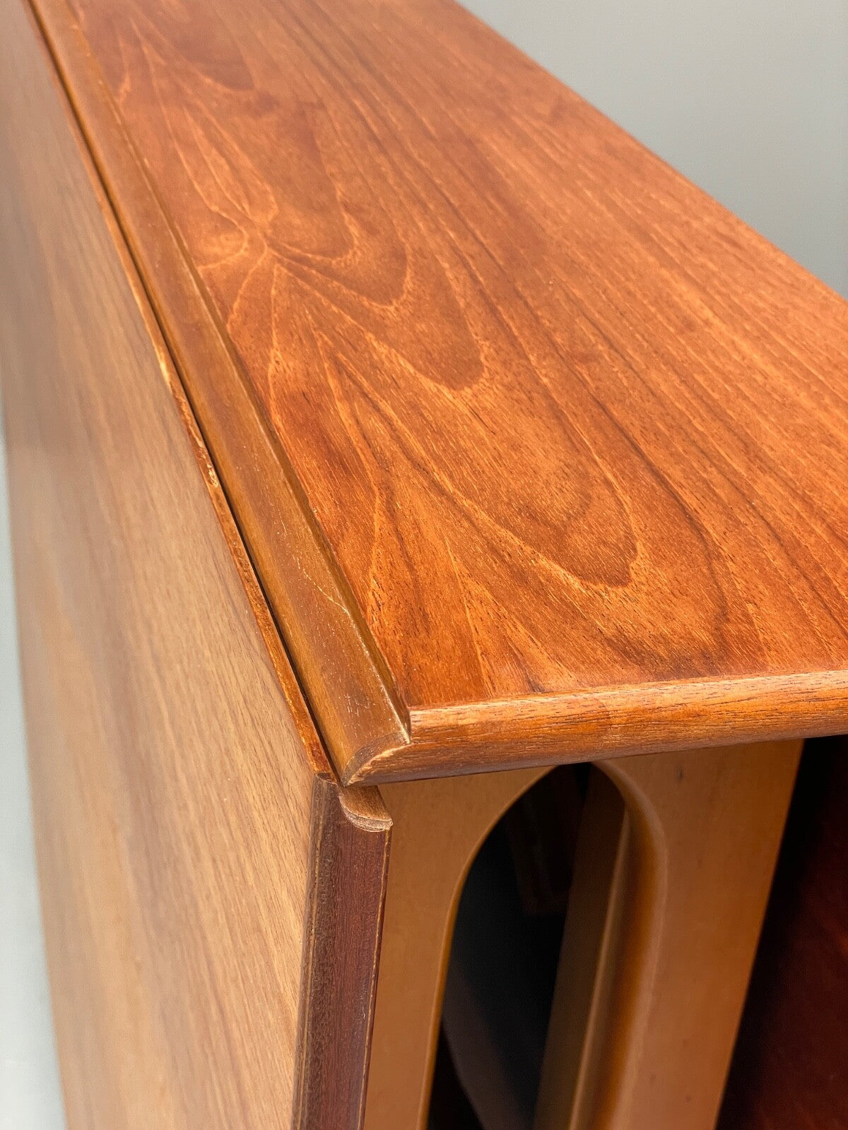 Vintage Teak Drop Leaf Dining Table By Jentique EB9766 MWOO - UKDK FURNITURE