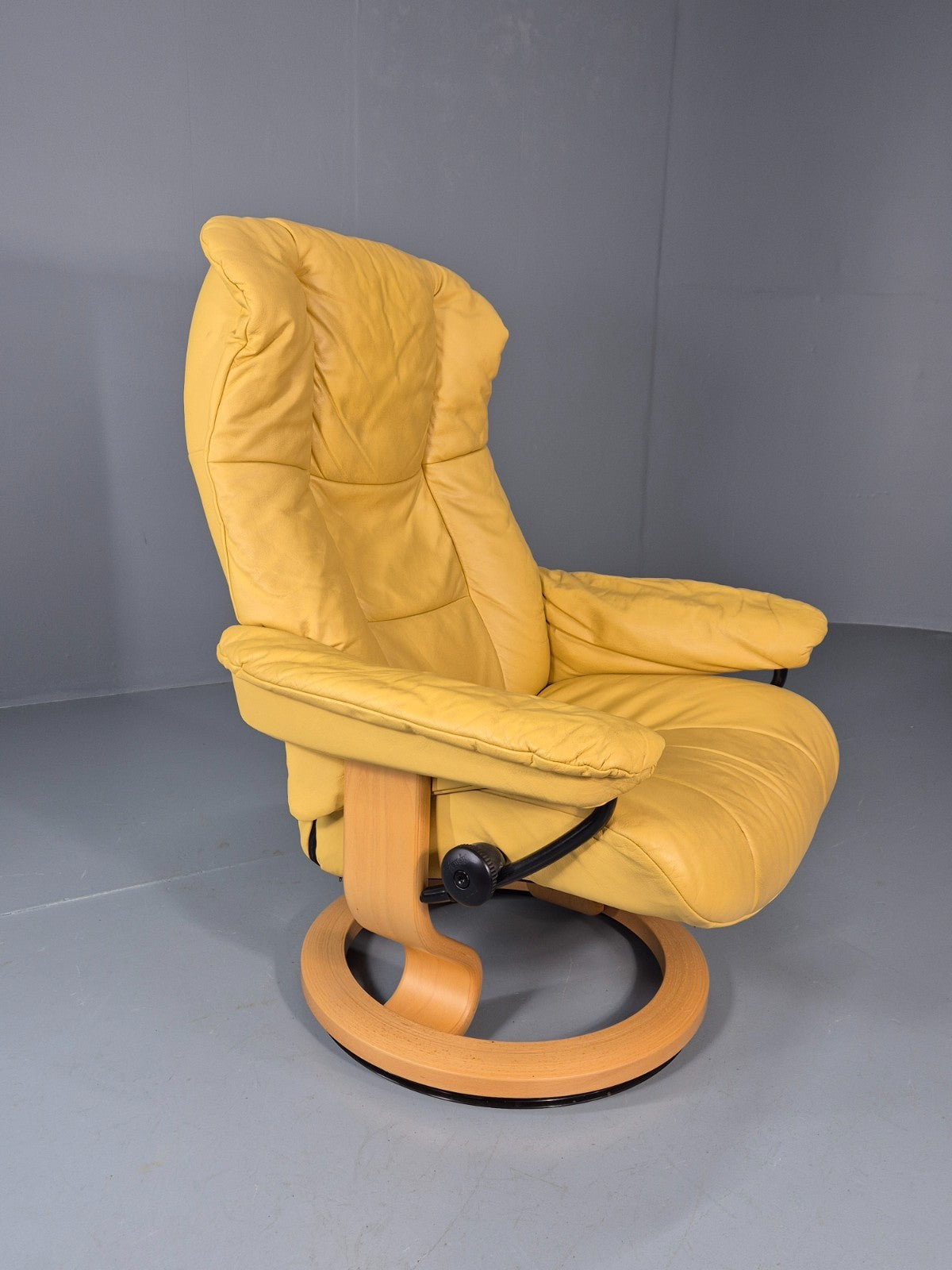 Stressless Swivel Recliner Chair  Ekornes Yellow Leather 1990s EB11574 MWOO7