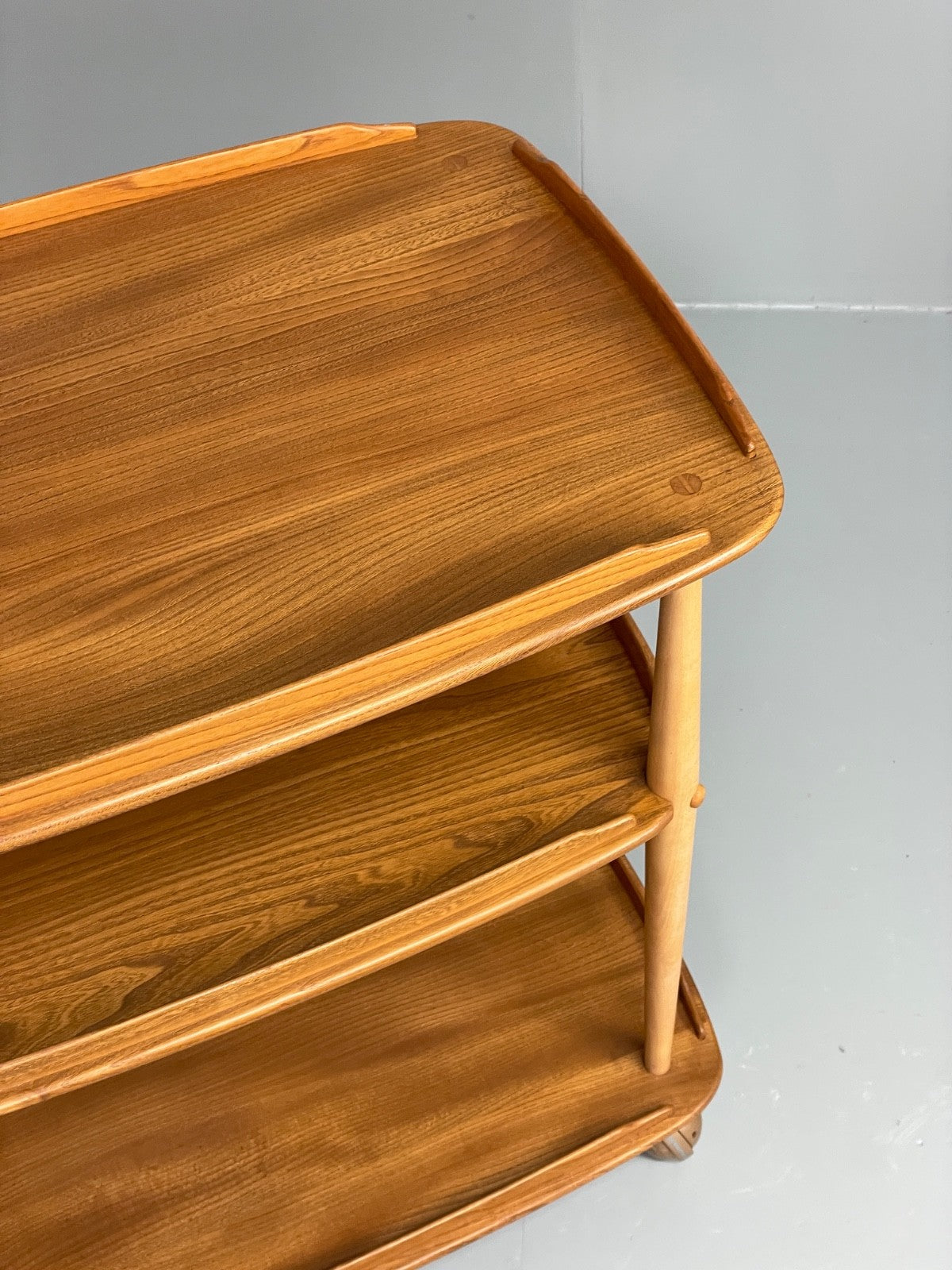 Vintage Ercol Serving Trolley Elm & Beech Mid Tone On Castors Solid EB11055 MWOO6