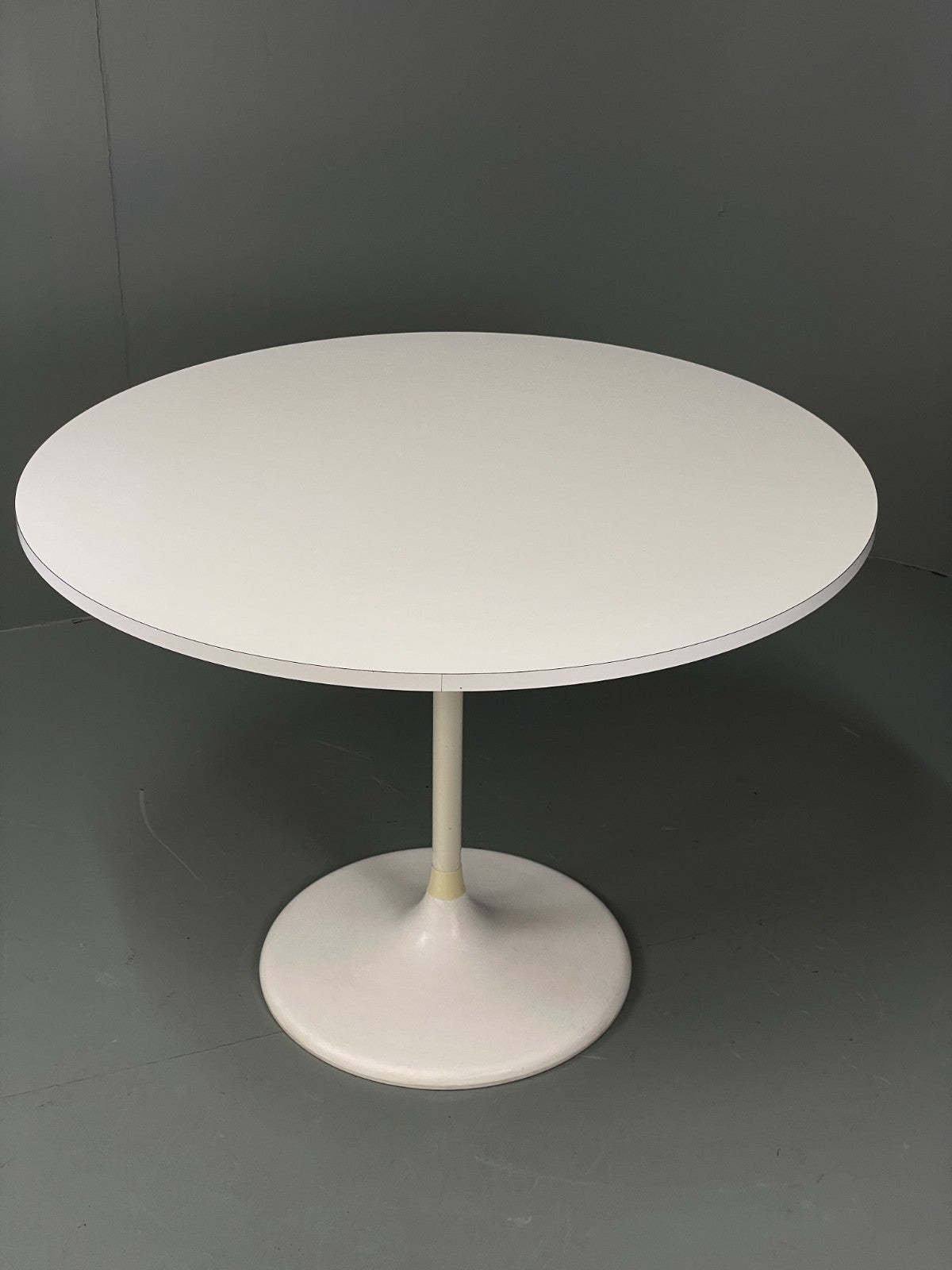 Vintage Round Formica Table White Tulip Base 1960s Retro Kitchen EB11543 MWOO12