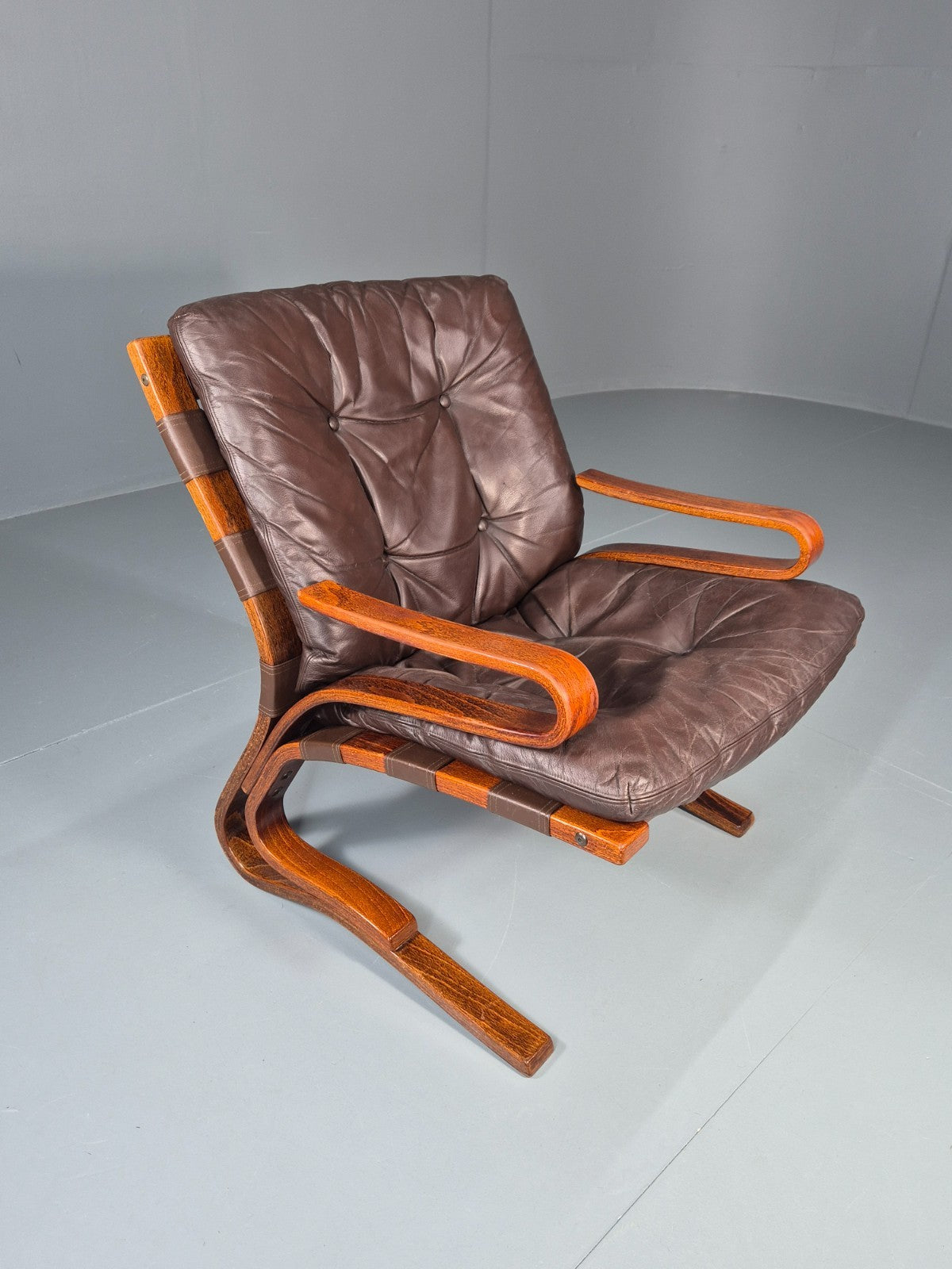 Vintage Skyline Lounge Chair Brown Leather 1970s Retro MCM Bentwood EB11326 MBEN7