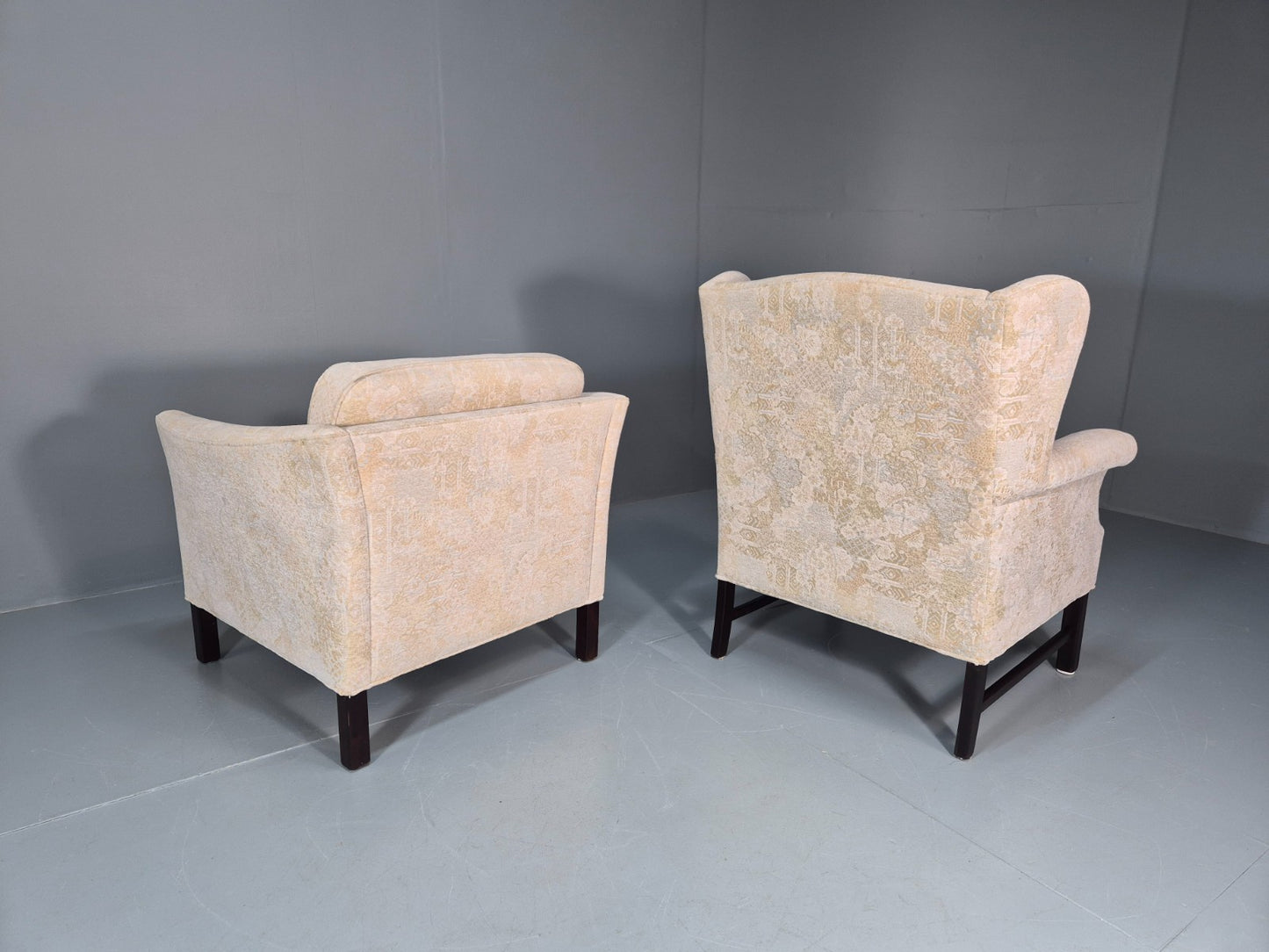 2 1970s Retro LOunge Chairs Danish Floral Cream Upholstery EB10764 VCLO8