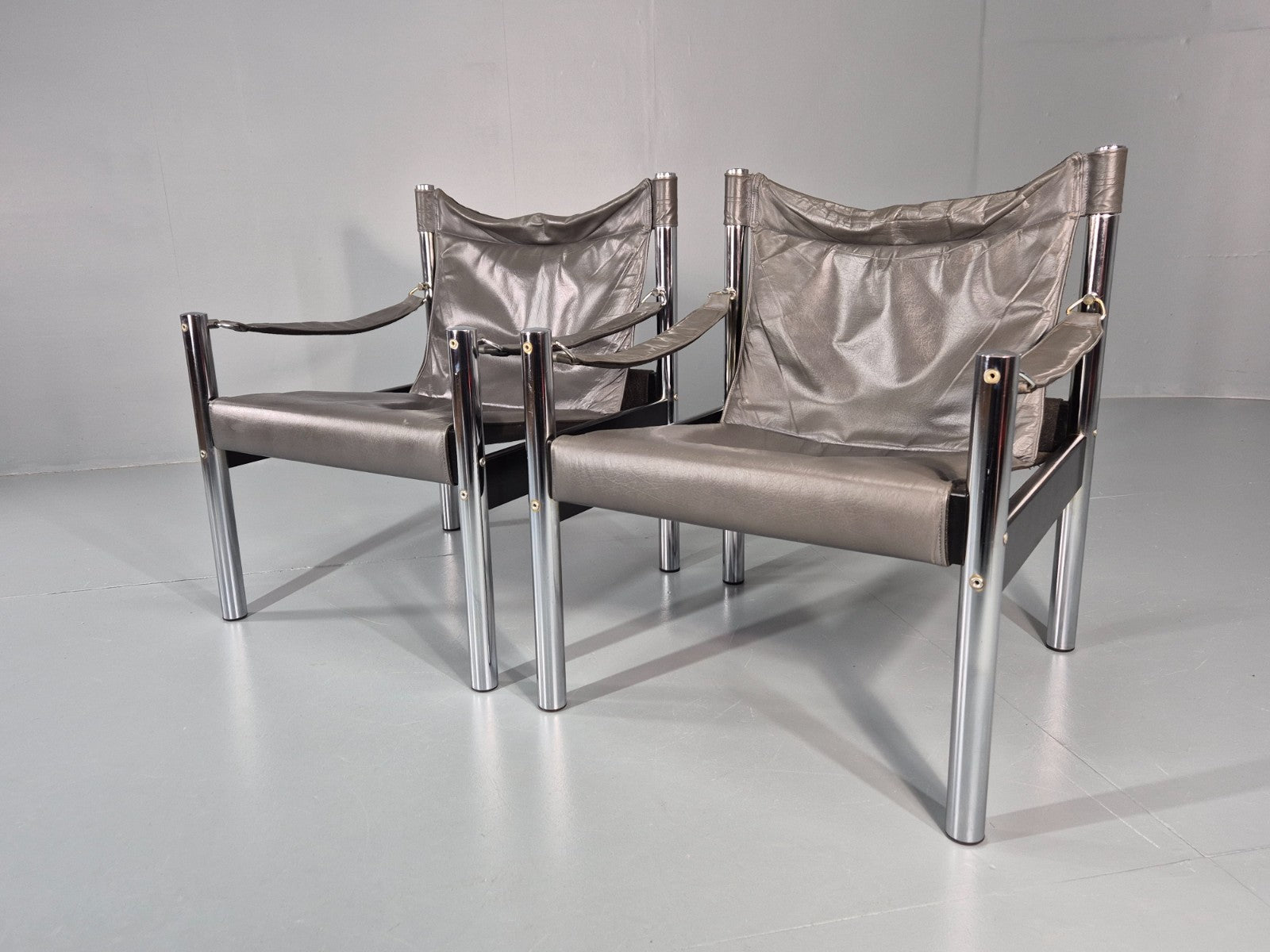 2 Vintage Leather and Chrome Lounge Chairs Safari by Borje Johanson EB11287 MNOR4