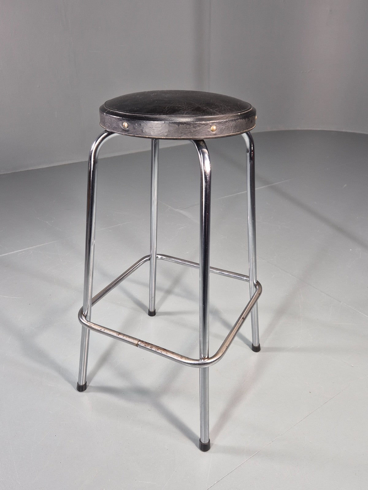 Vintage Bar Stool Black Vinyl and Chrome 1980s Bauhaus style Retro EB11274 MDIN0