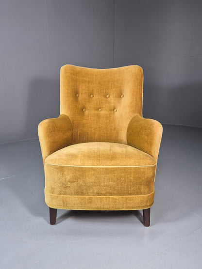 Mid Century Tub Chair Gold Velour 1960s Retro Buttoned  EB10751 VCLO1