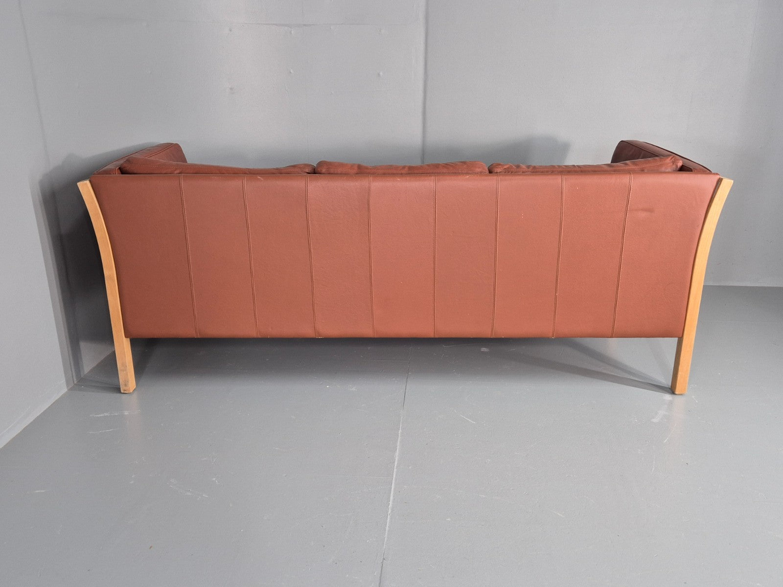Vintage Stouby 3 Seat Sofa Reddy Brown Leather Beech Wood Slat EndsEB10525 M3SS15