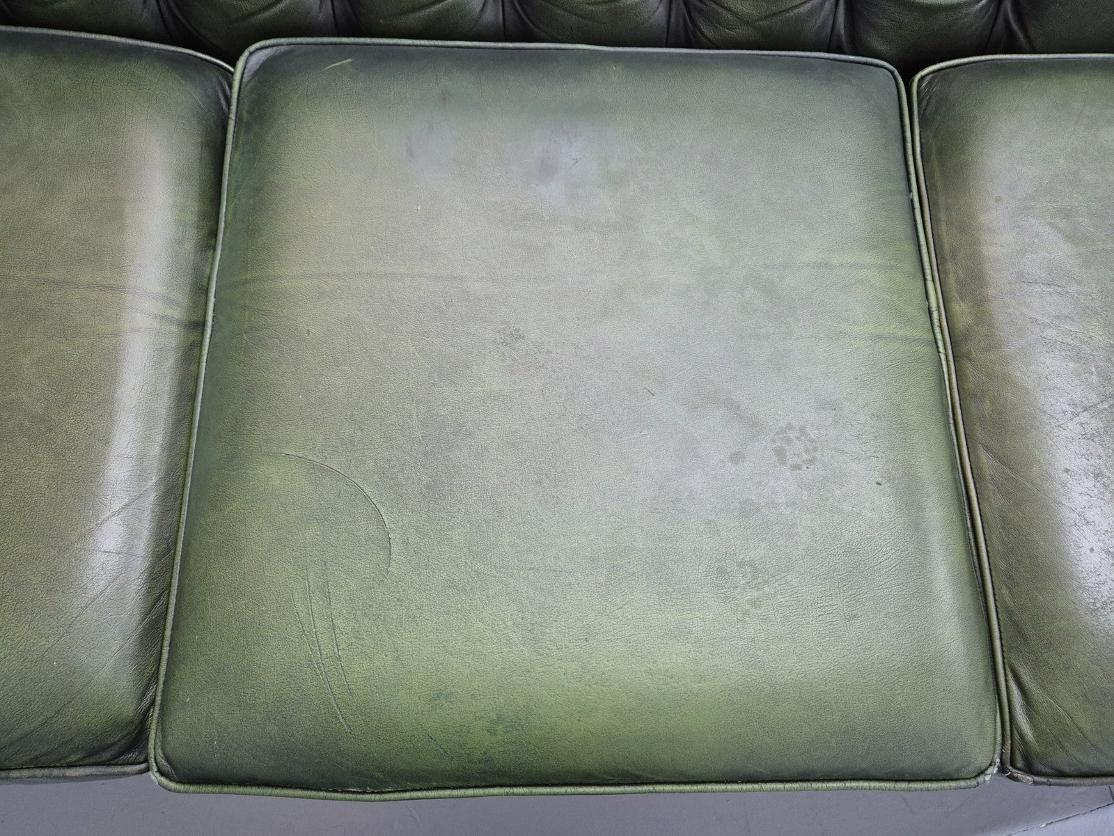 Three Seater Green Leather Chesterfield Quality Version Retro EB11032 VCHE21