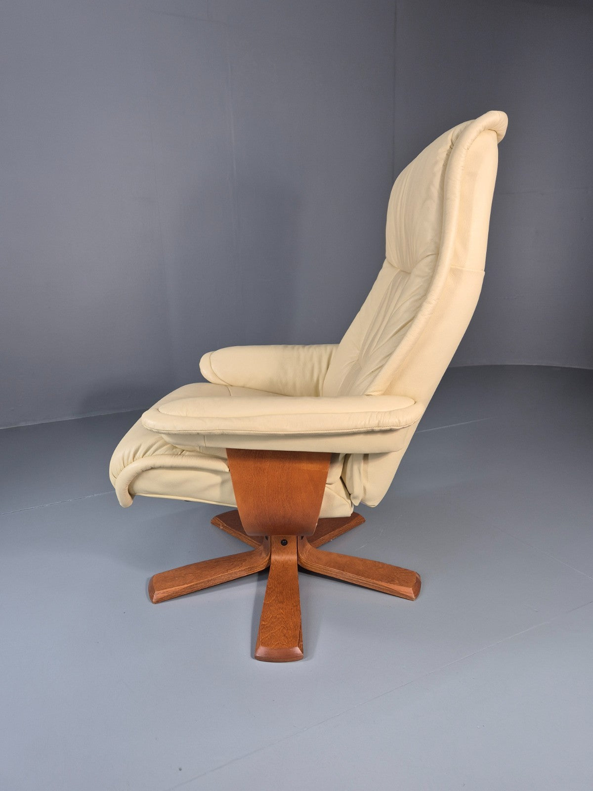 Vintage Danish Swivel Recline Lounge Chair Cream Leather 1990s  EB11400 MSWI7