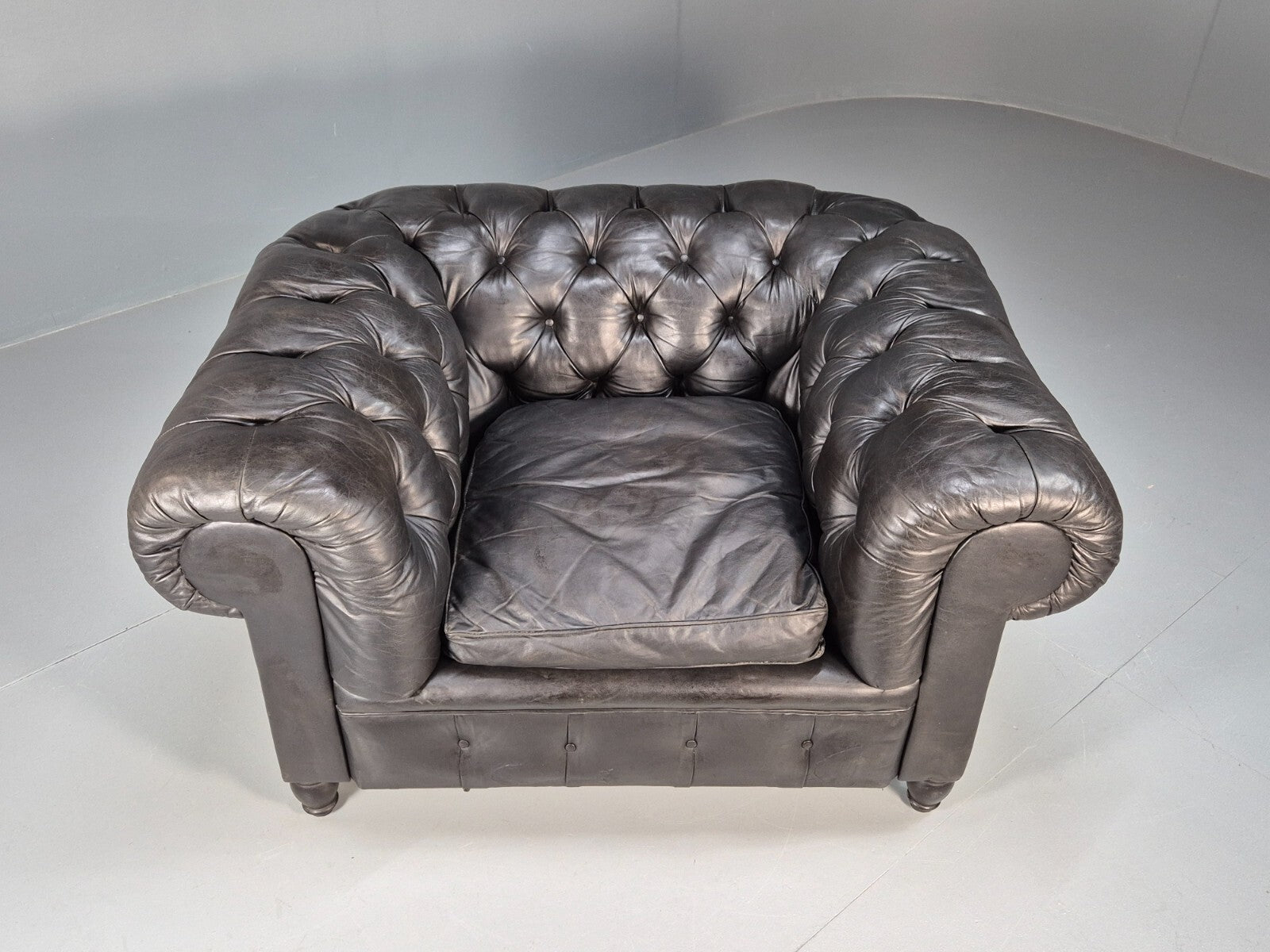 Vintage Black Leather Chesterfield Chair EB9471 VLEA - UKDK FURNITURE
