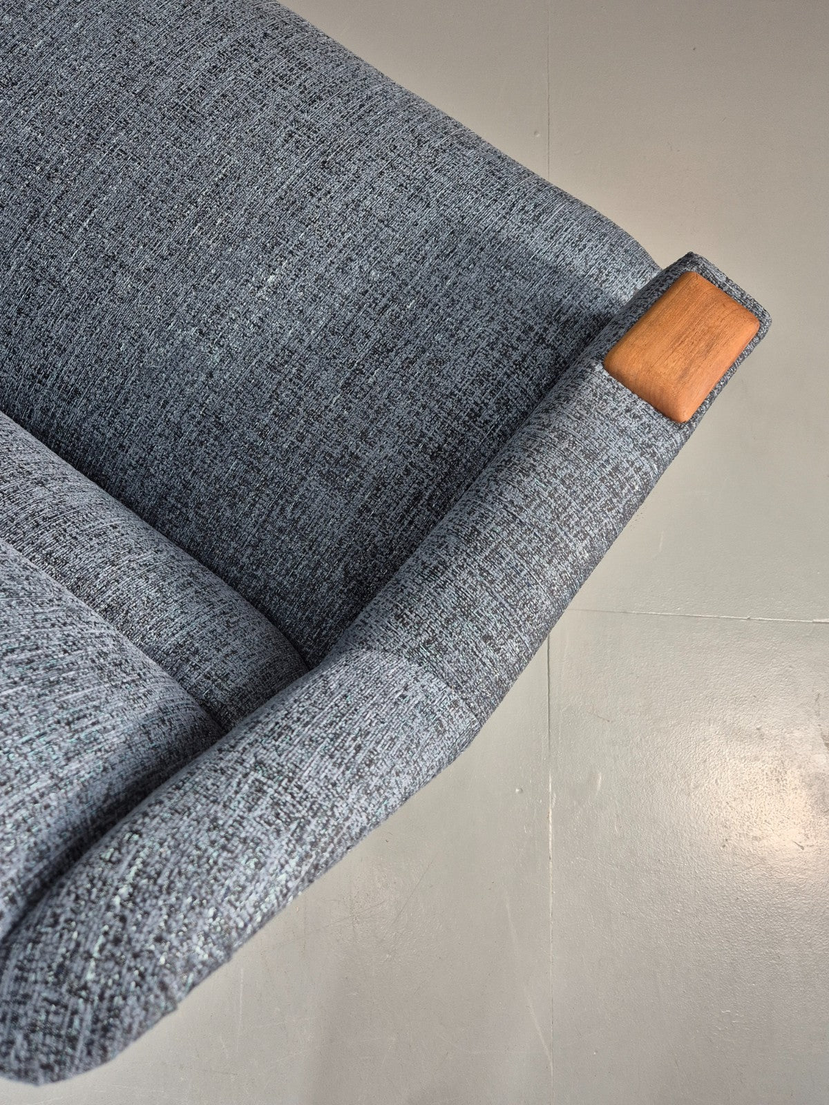 Mid Century Four Seater Settee New Upholstery Teak Paws 60s Danish EB11270 M4SS12