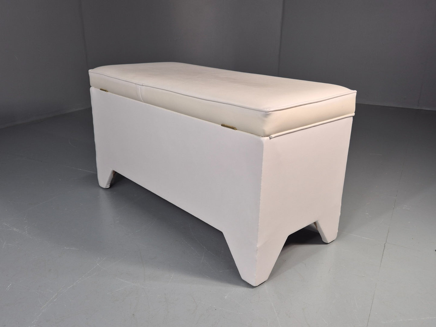 1970s Vinyl Ottoman Storage Chest White Retro Kitsch EB11572 MWOO9