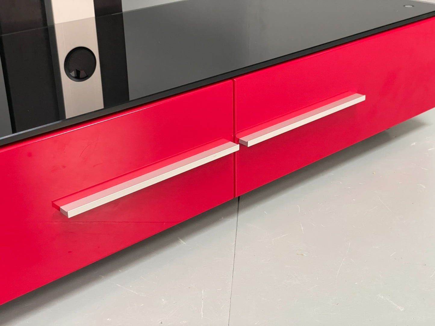 Media Unit TV Stand Modern Red & Black Adjustable TV Mount Drawers EB10951 MWOO3