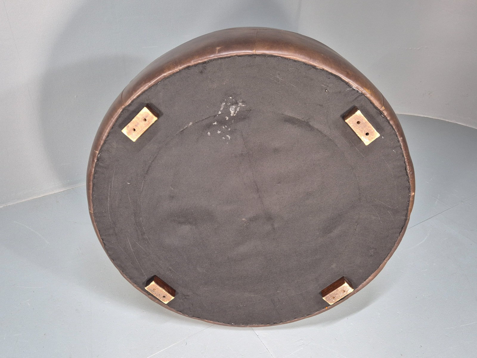 Extra Large`Vintage Footstool Circular Brown Leather Modern Retro EB10706 MFOO8