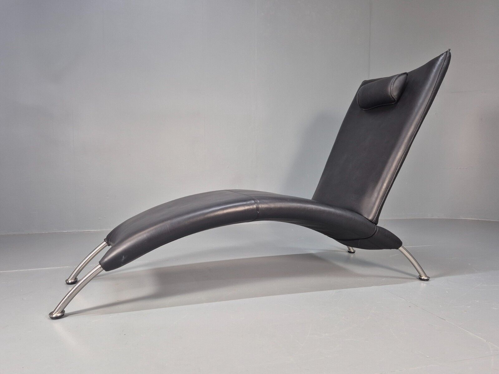 Vintage Chaise Daybed Black Leather Chrome Modern Design Retro Siren EB8911 M4SS - UKDK FURNITURE
