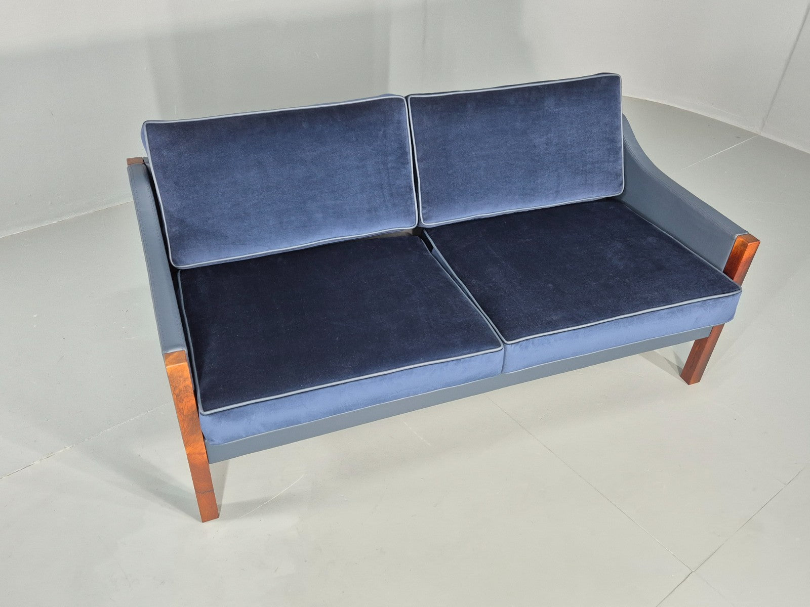 Vntage 2 Seater Sofa Danish Erik Jorgensen New Leather Upholstery  EB11927 M2SS3