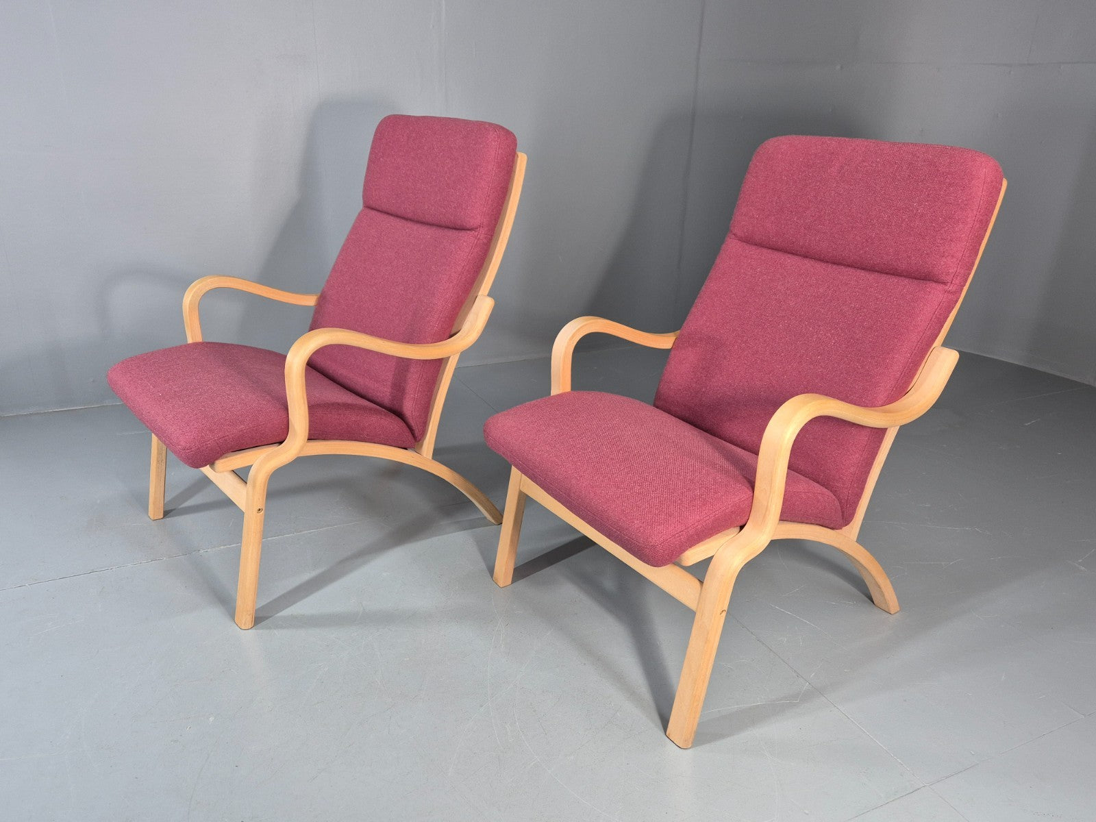 2 Stouby Bentwood Lounge Chairs Mauve Wool 1980s Retro MCM EB11349 MBEN19