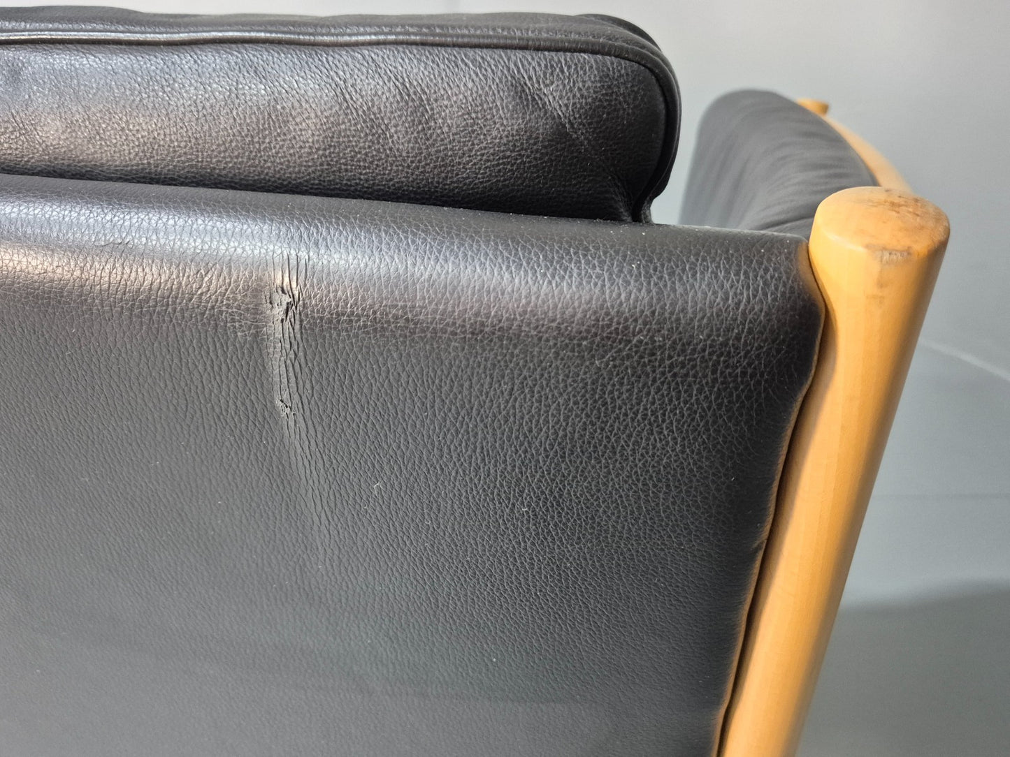 Mid Century Three Seater Sofa Beech Ends Black Leather 1980s Retro EB10399 M3SS20