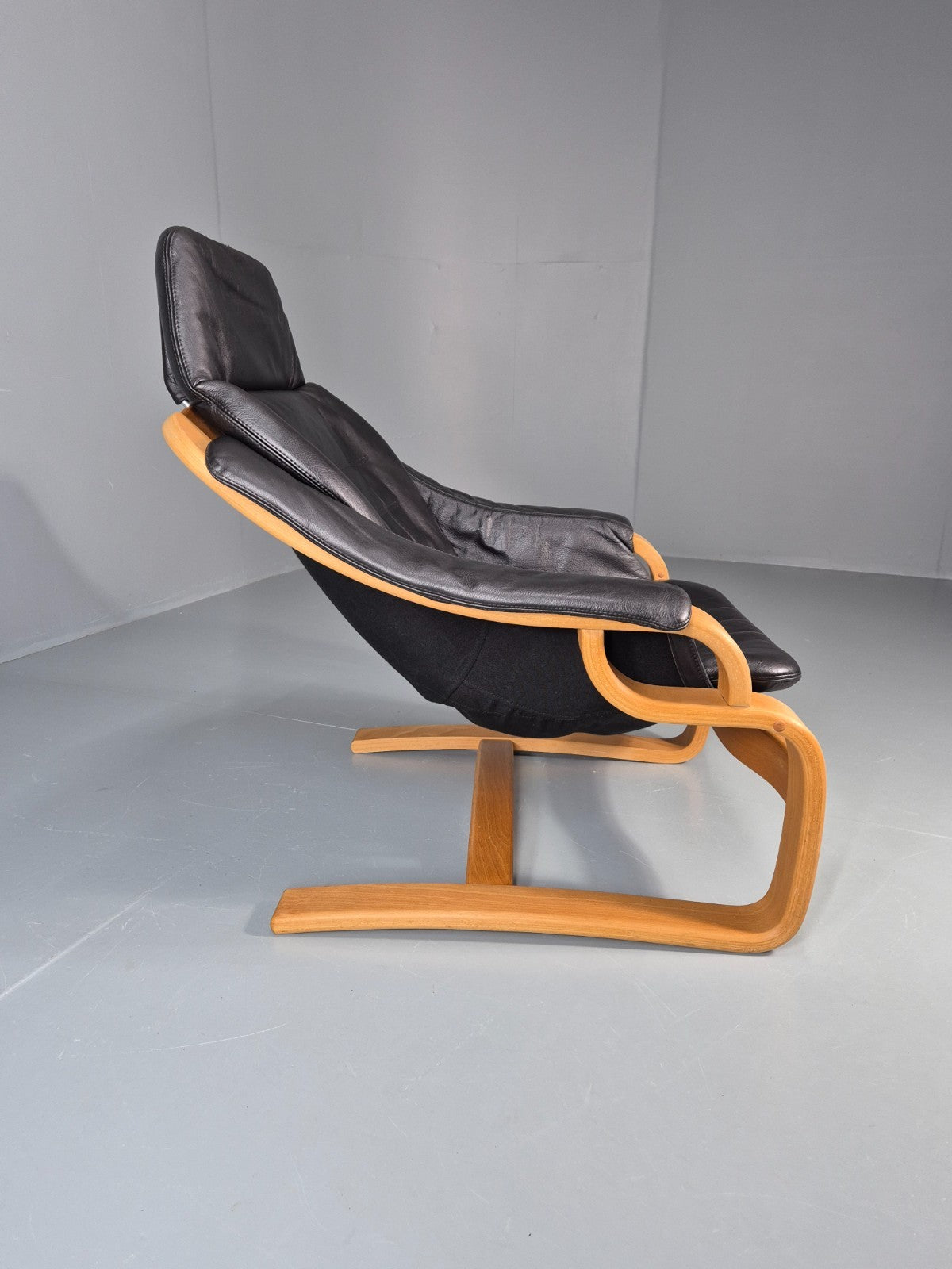 Skippers Apollo Leather Lounge Chair Bentwood Frame 1980s Retro MCM EB11290 MBEN7