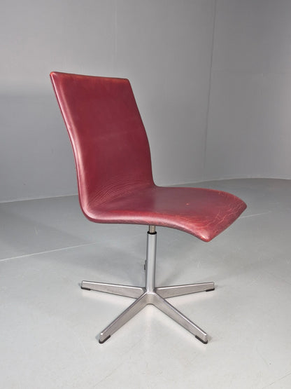Vintage Fritz Hansen Oxford Chair Arne Jacobsen Design 2004 MCM EB11753 MSWI2