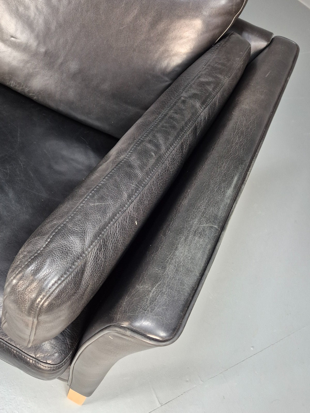 2 Seat Sofa Vintage Danish Black Leather 1970s Retro MId Century EB10112 M2SS20