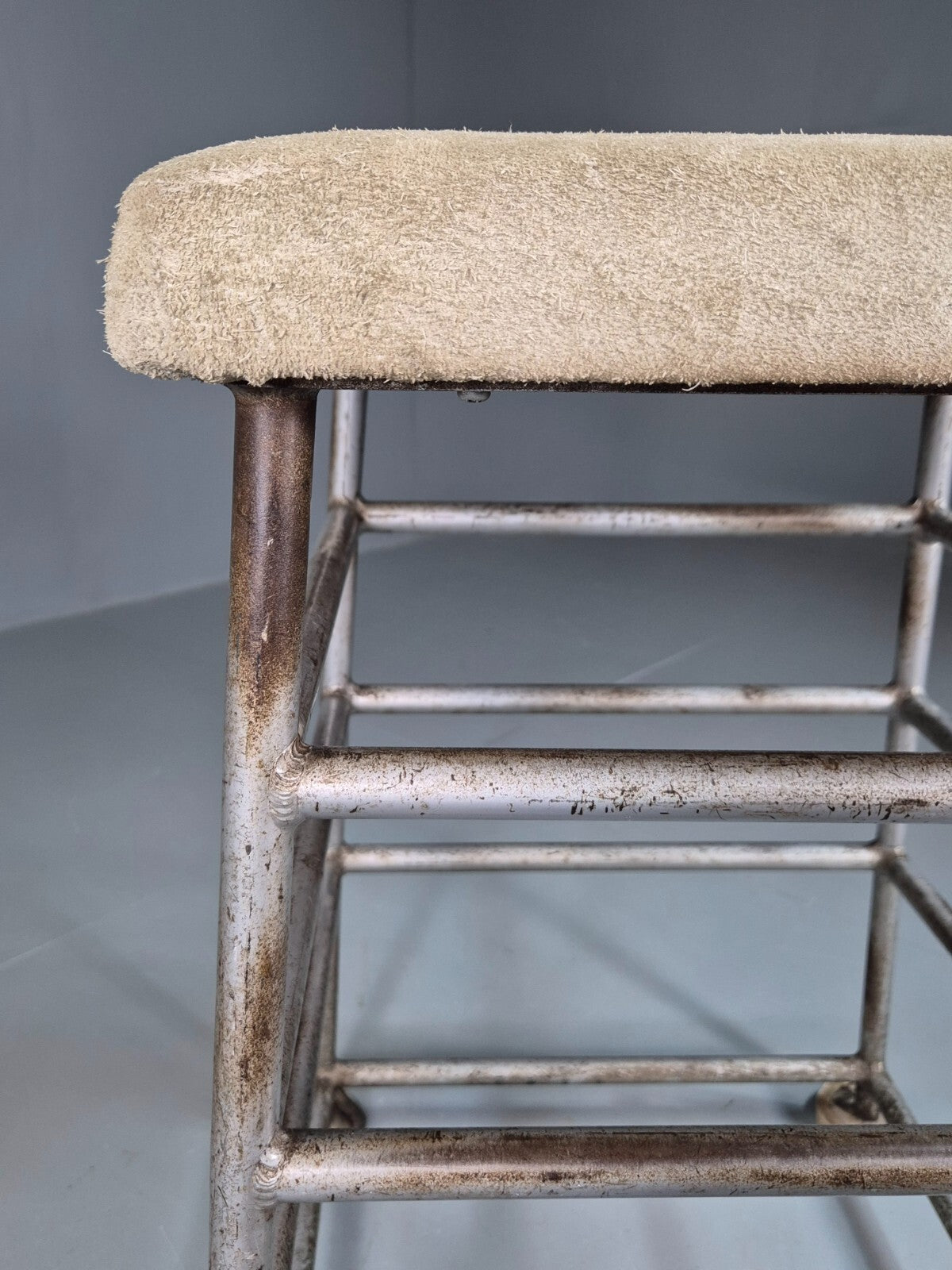 Vintage Gym High Stool Steel and Suede Pommel Mid 20th C EB7377 MFOO14