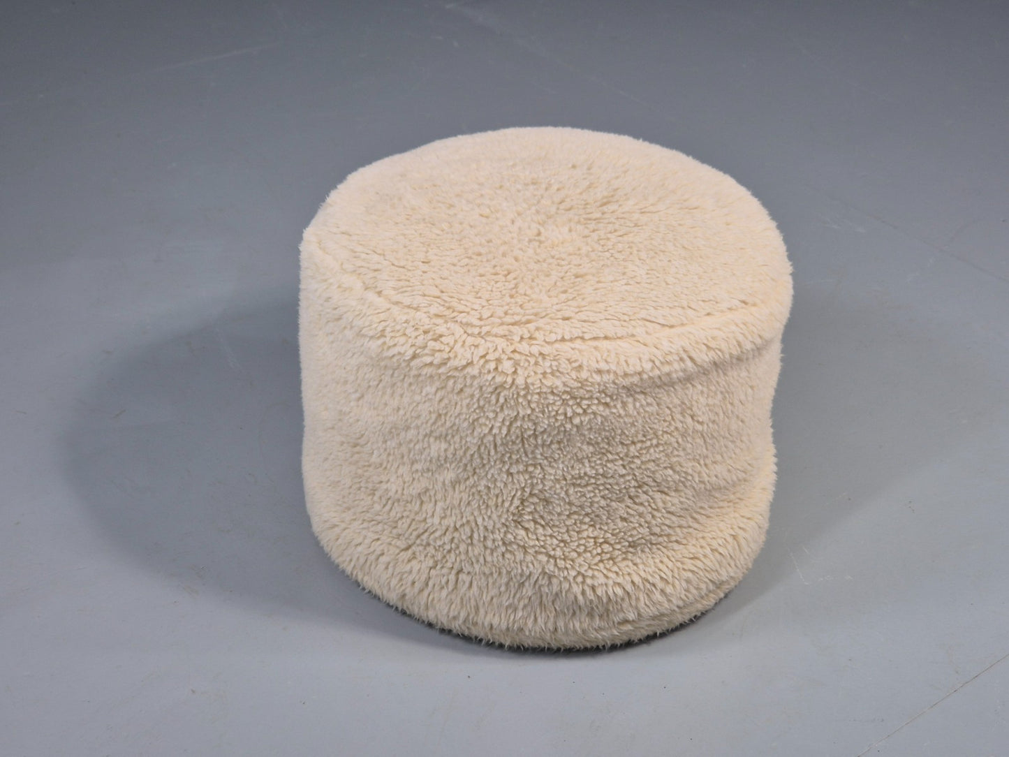 Vintage 1970s Fun Fur Footstool Retro EB11531 MFOO8