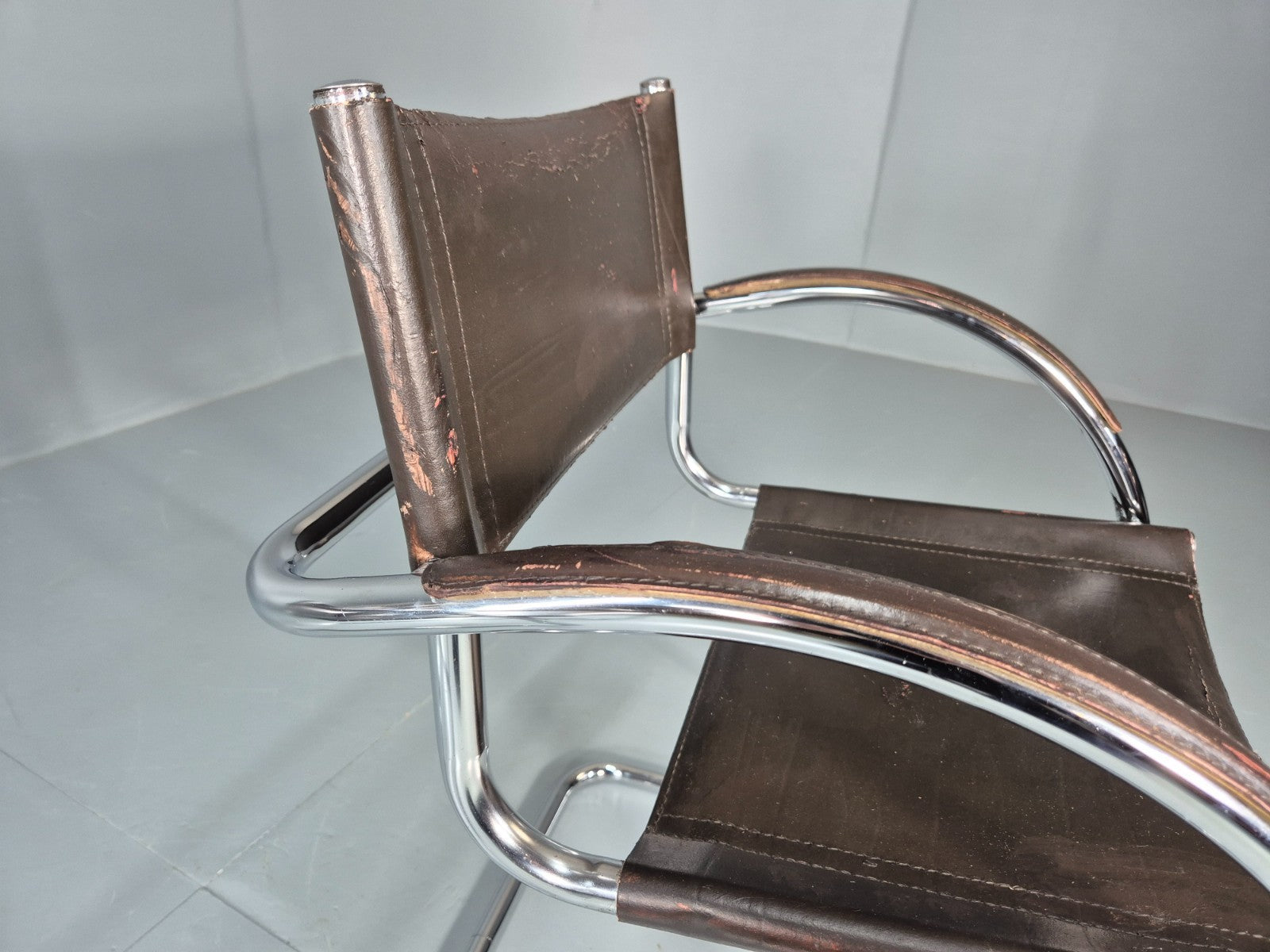 2 Bauhaus Style 1980s Chairs Leather and Chrome Retro Art Deco EB10980 MNOR16