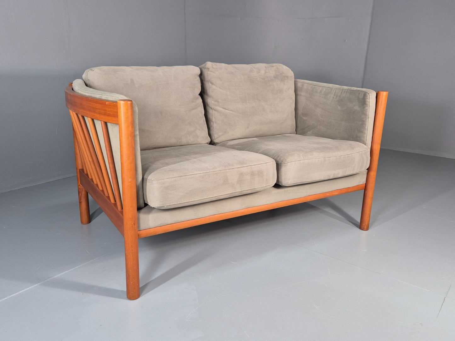 Vintage 2 Seat Settee Mid Century Danish Design Beech Wood Frame EB10508 M2SS0